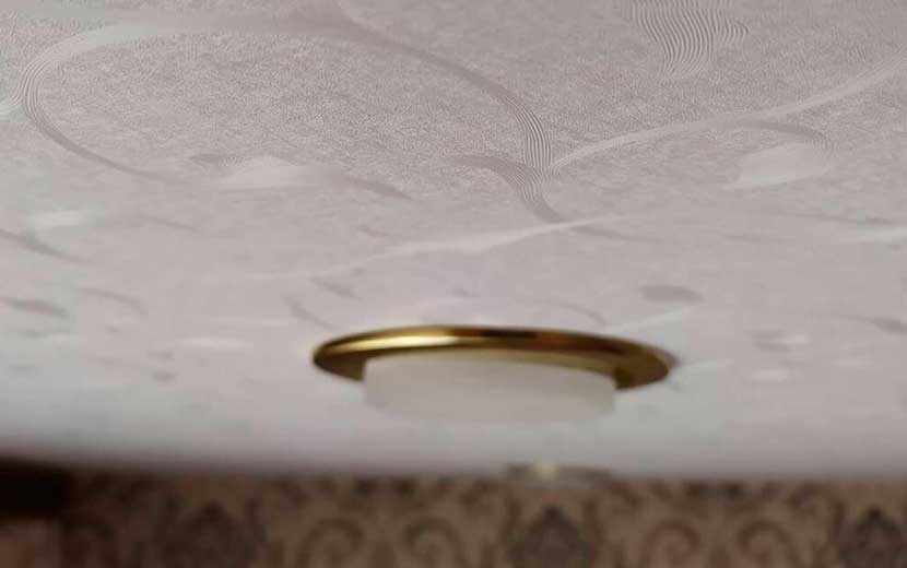 Натяжной потолок в прихожей